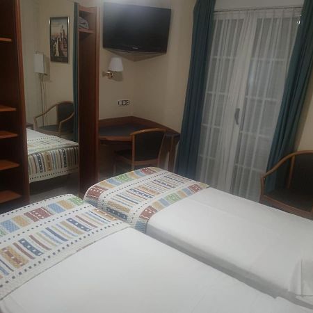 Hostal Burbia Villafranca Del Bierzo Εξωτερικό φωτογραφία