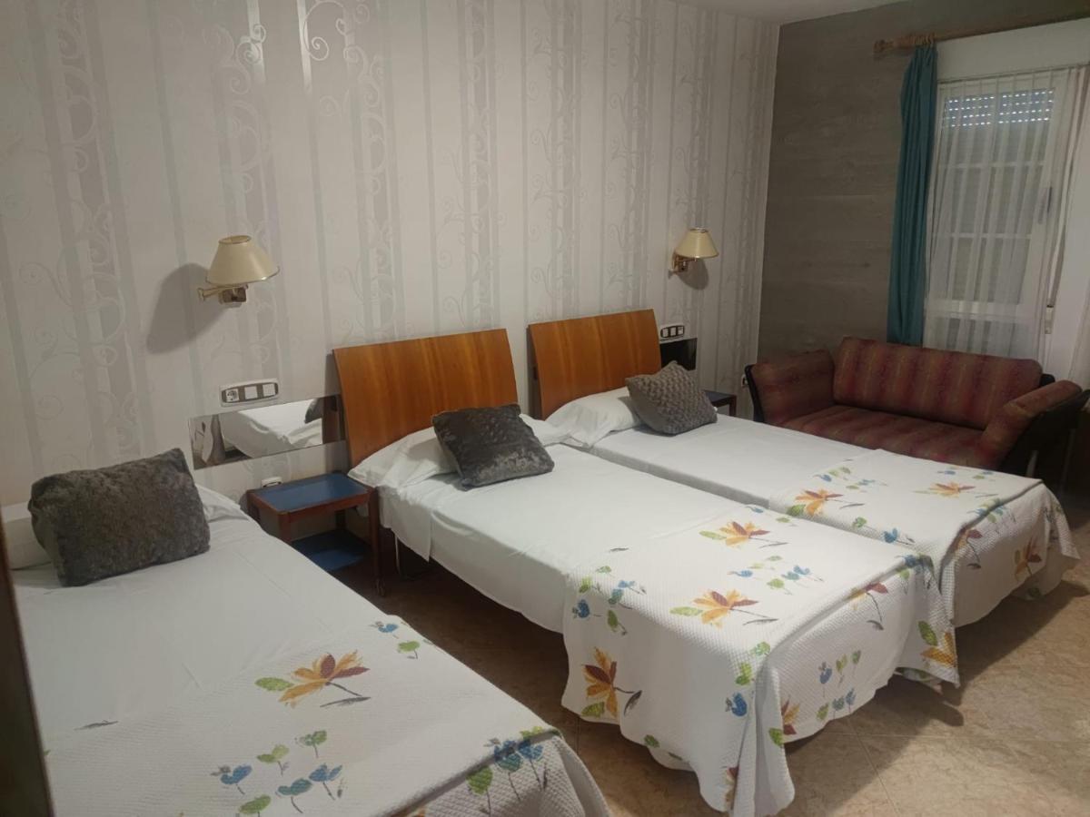 Hostal Burbia Villafranca Del Bierzo Εξωτερικό φωτογραφία