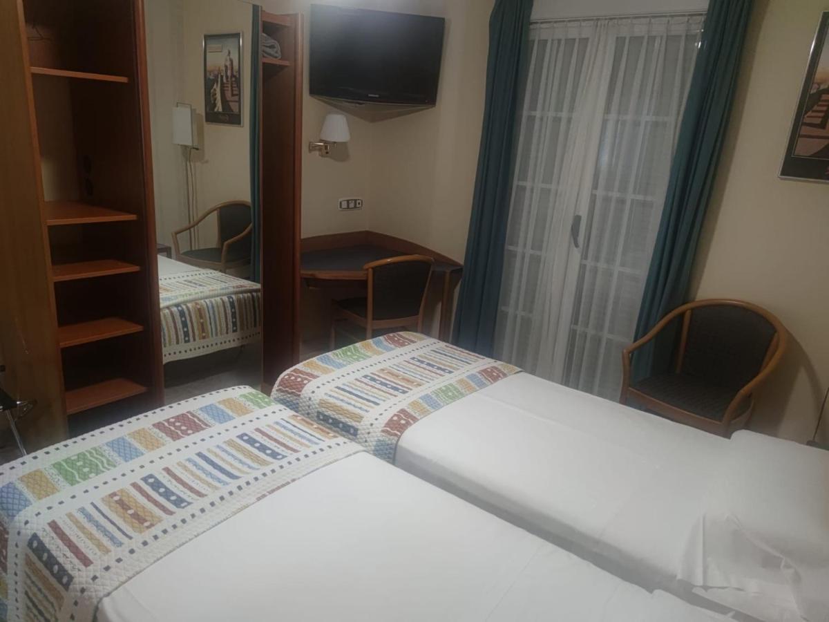 Hostal Burbia Villafranca Del Bierzo Εξωτερικό φωτογραφία