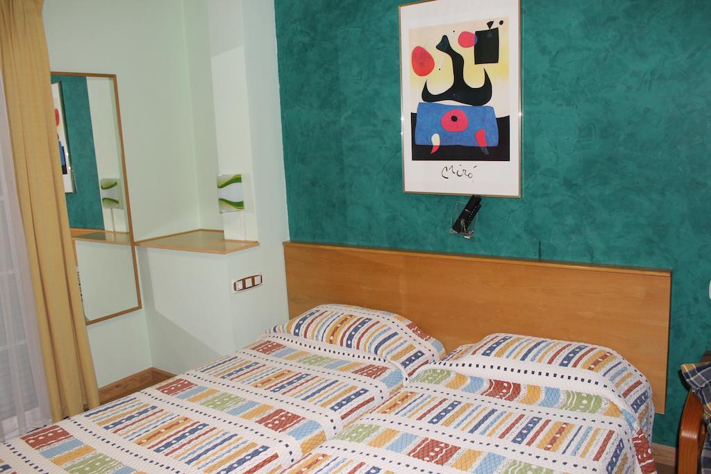 Hostal Burbia Villafranca Del Bierzo Εξωτερικό φωτογραφία