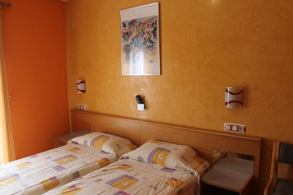 Hostal Burbia Villafranca Del Bierzo Εξωτερικό φωτογραφία