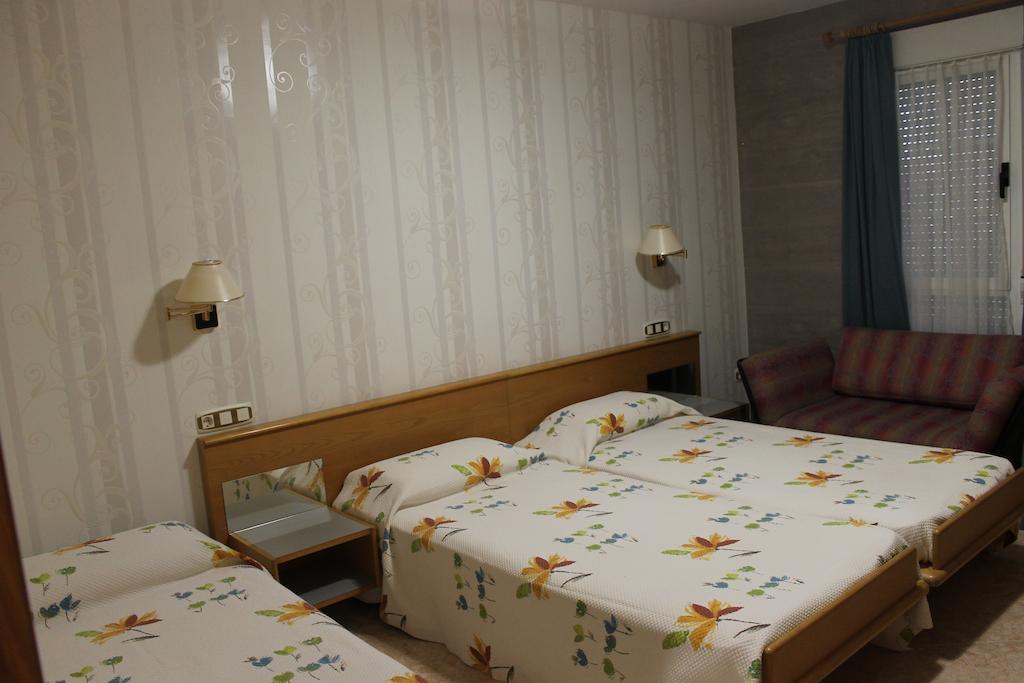 Hostal Burbia Villafranca Del Bierzo Εξωτερικό φωτογραφία